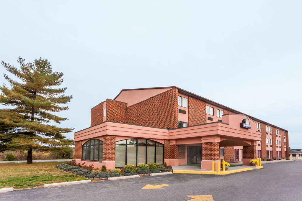 Red Roof Inn Martinsburg Exterior foto